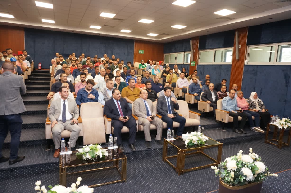 استقبلت شركة البتروكيماويات المصرية التابعة لوزارة البترول اللواء أركان حرب سمير فرج في زيارة هامة.